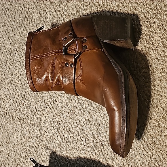 Frye Western Bootes with Buckle - Picture 5 of 10